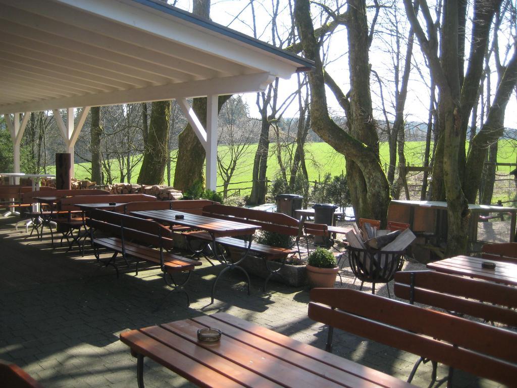 Hotel - Restaurant - Cafe Forsthaus Lahnquelle Netphen Buitenkant foto